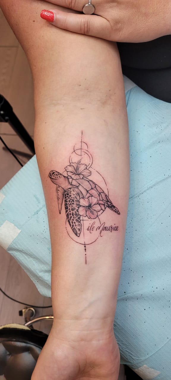 Turtle & Flowers